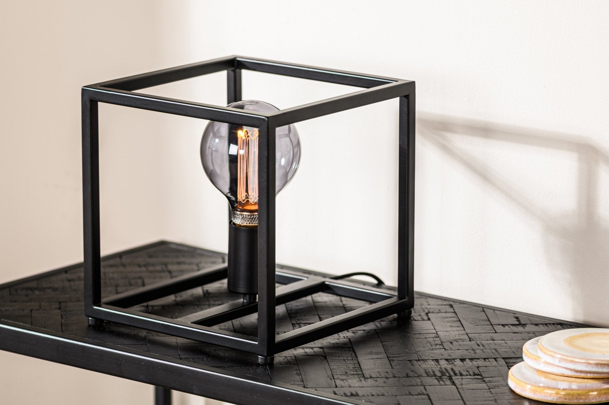 Lampe de Table Tibor en Métal Noir | Éclairage d’Accent Moderne & Élégant | Valuna