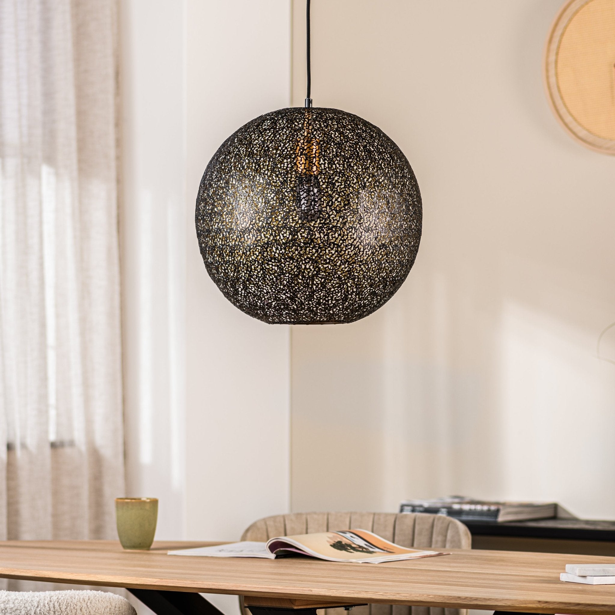 Suspension Sifra en Métal Noir | Ambiance Minimaliste Élégante pour Intérieurs Modernes | Valuna