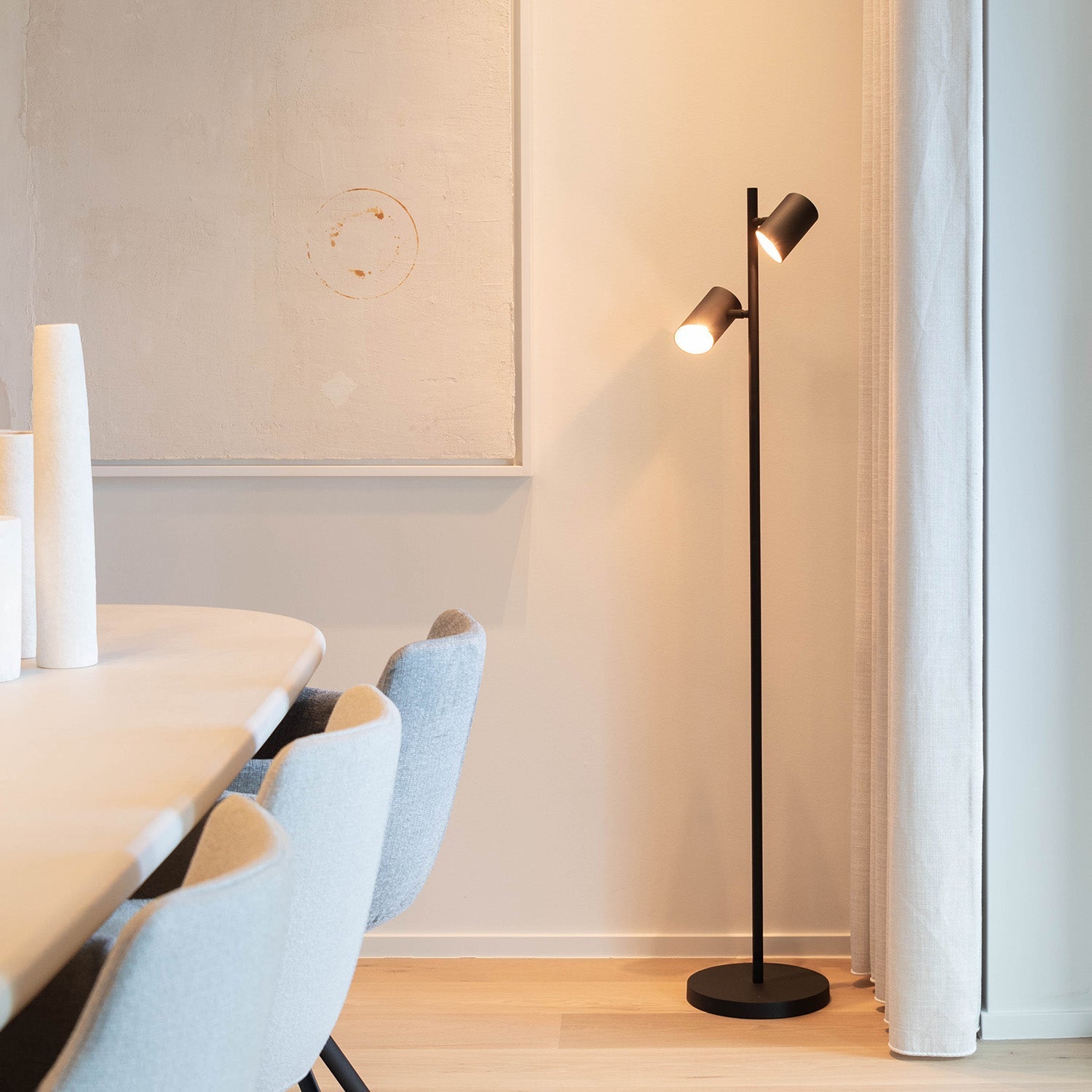 KisoroLamp | Lampe Sur Pied Noire Minimaliste & Moderne | Valuna