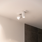 Plafonnier Bicolore Nuo | Éclairage Minimaliste Blanc & Noir Élégant | Valuna