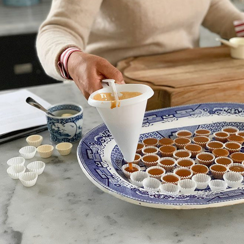 Entonnoir Silicone Repliable FlexiPour | Ustensile de Cuisine Résistant à la Chaleur et Anti‑Adhérent | Valuna