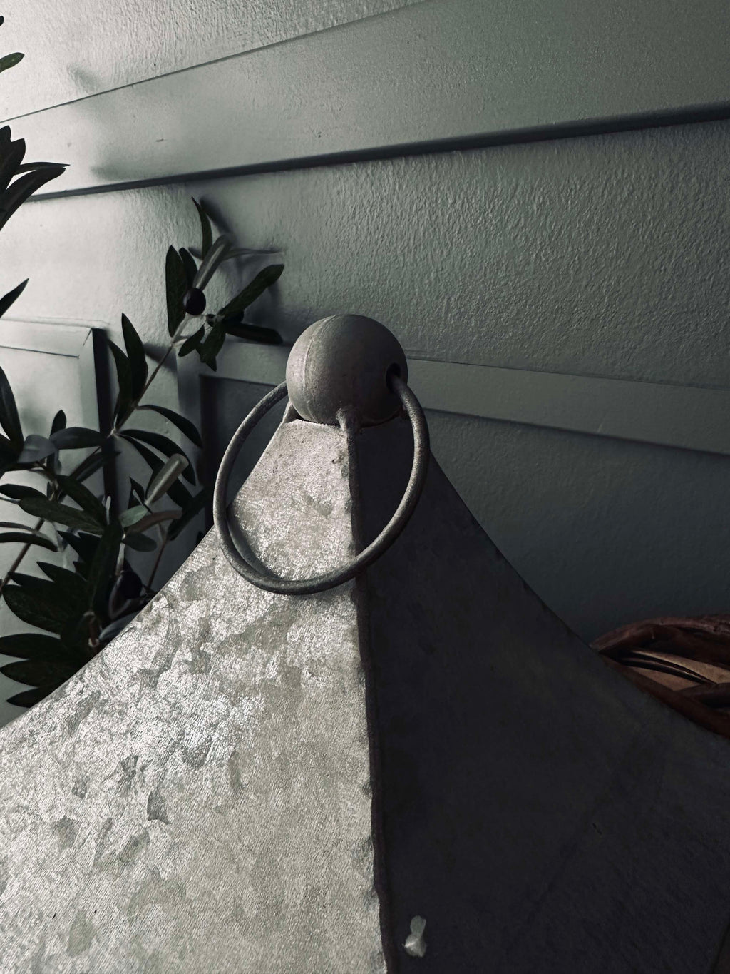 Lanterne Zinc | Éclairage Décoratif Élégant | Valuna