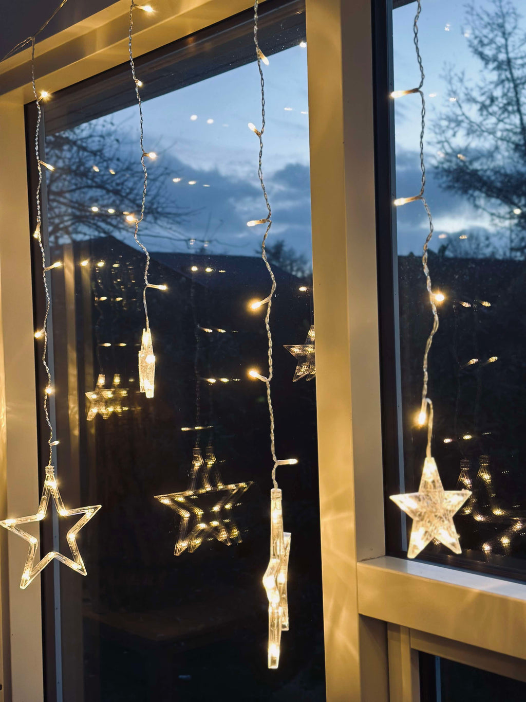 Guirlande lumineuse avec 12 Étoiles | Approuvée pour Intérieur / Extérieur | Valuna