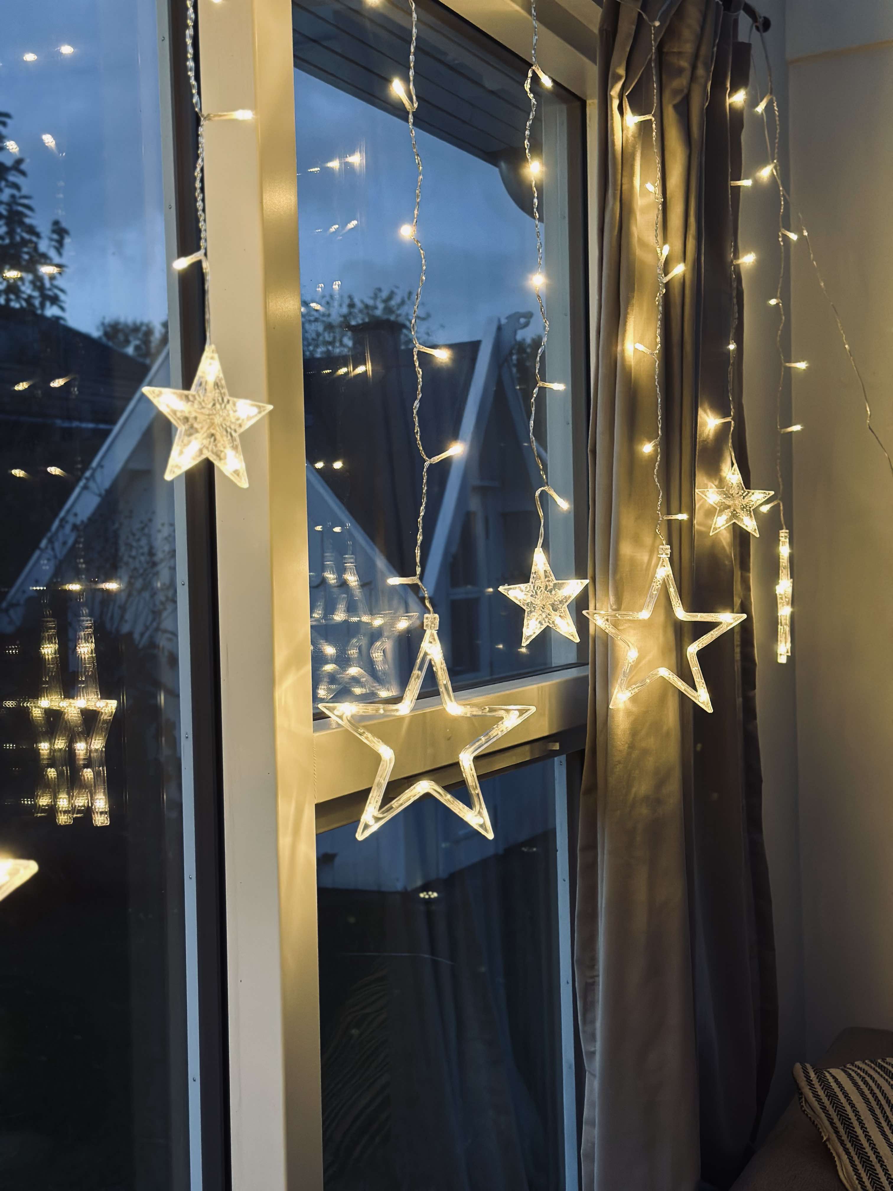 Guirlande lumineuse avec 12 Étoiles | Approuvée pour Intérieur / Extérieur | Valuna