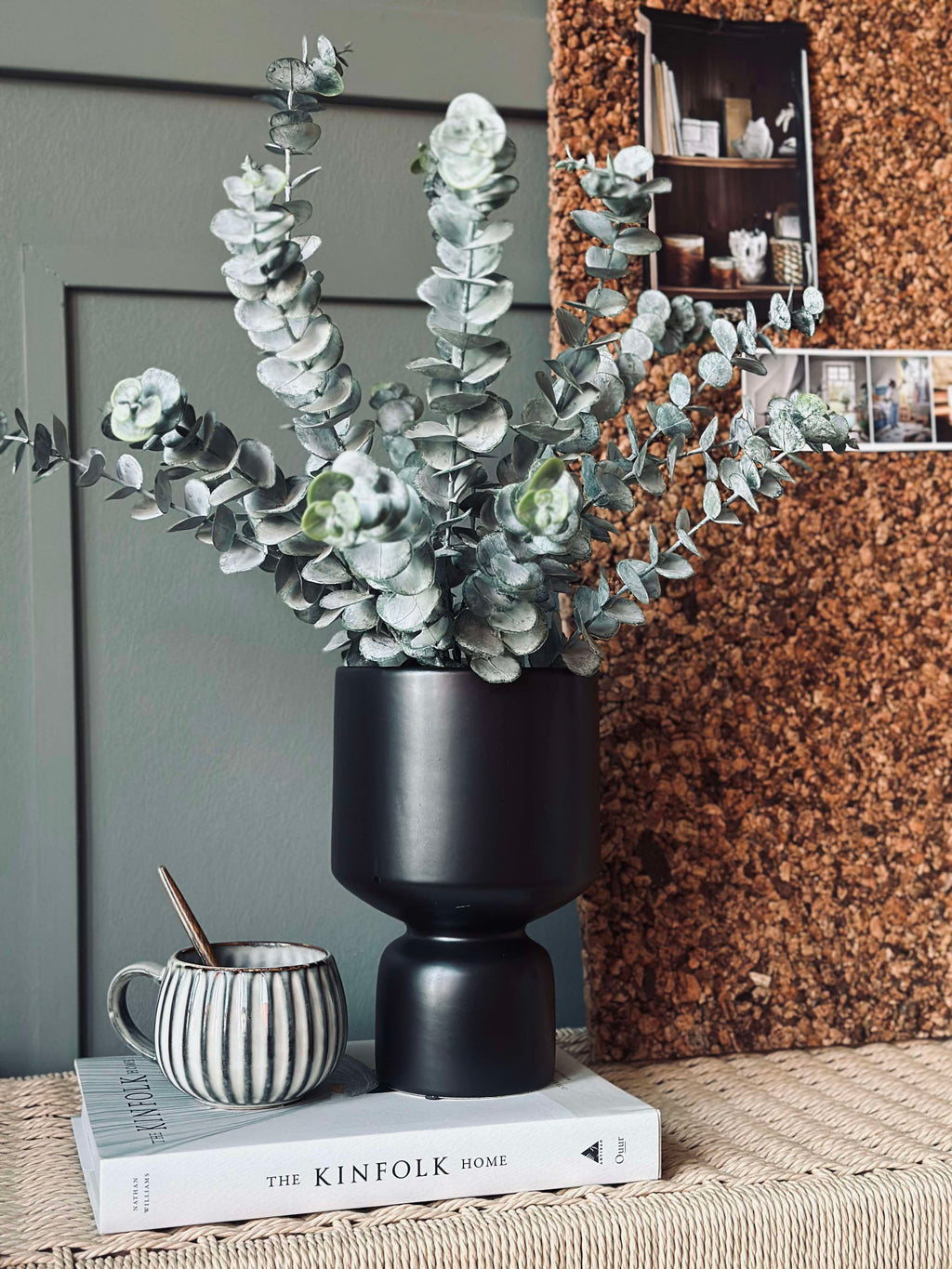 Élégance Obsidienne | Vase en Verre Noir avec Minimalisme Élégant | Valuna