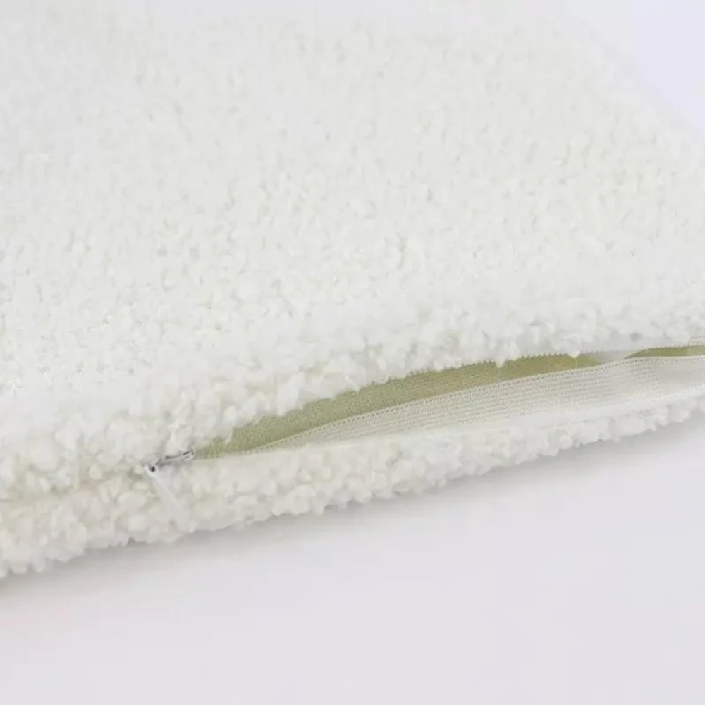 FaceArtCushion | Housse de Coussin Art Visage Abstrait – Déco Moderne & Élégante | Valuna