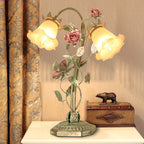 FloraShade | Lampe de Chevet Métallique Évasée avec Décor Floral | Lumière Douce pour Chambre | Valuna