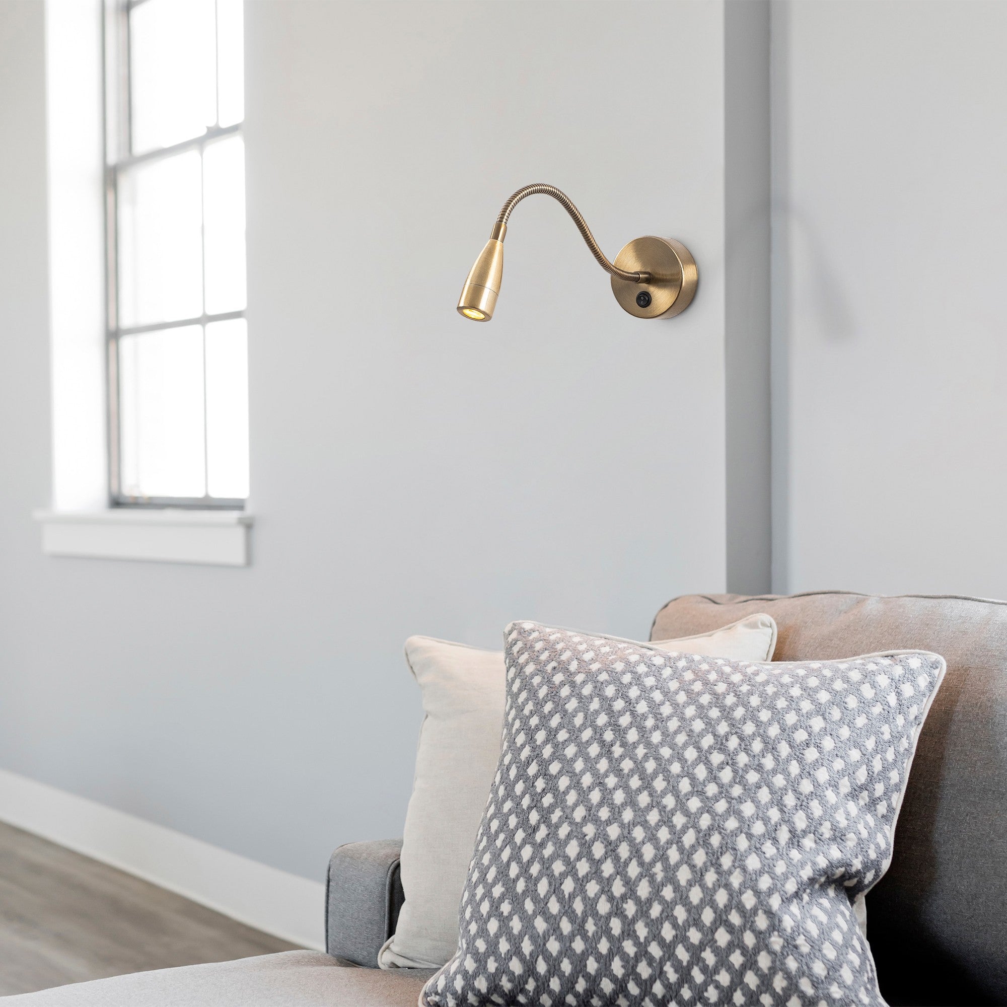 Applique Murale Veridia Métal Bronze | Lampe Élégante à Une Lumière | Valuna