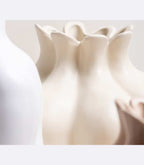 PomeSculpt | Vase En Céramique Blanche Élégant – Forme De Grenade Sculpturale | Valuna