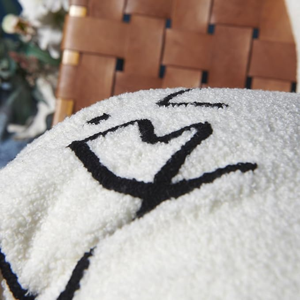 FaceArtCushion | Housse de Coussin Art Visage Abstrait – Déco Moderne & Élégante | Valuna