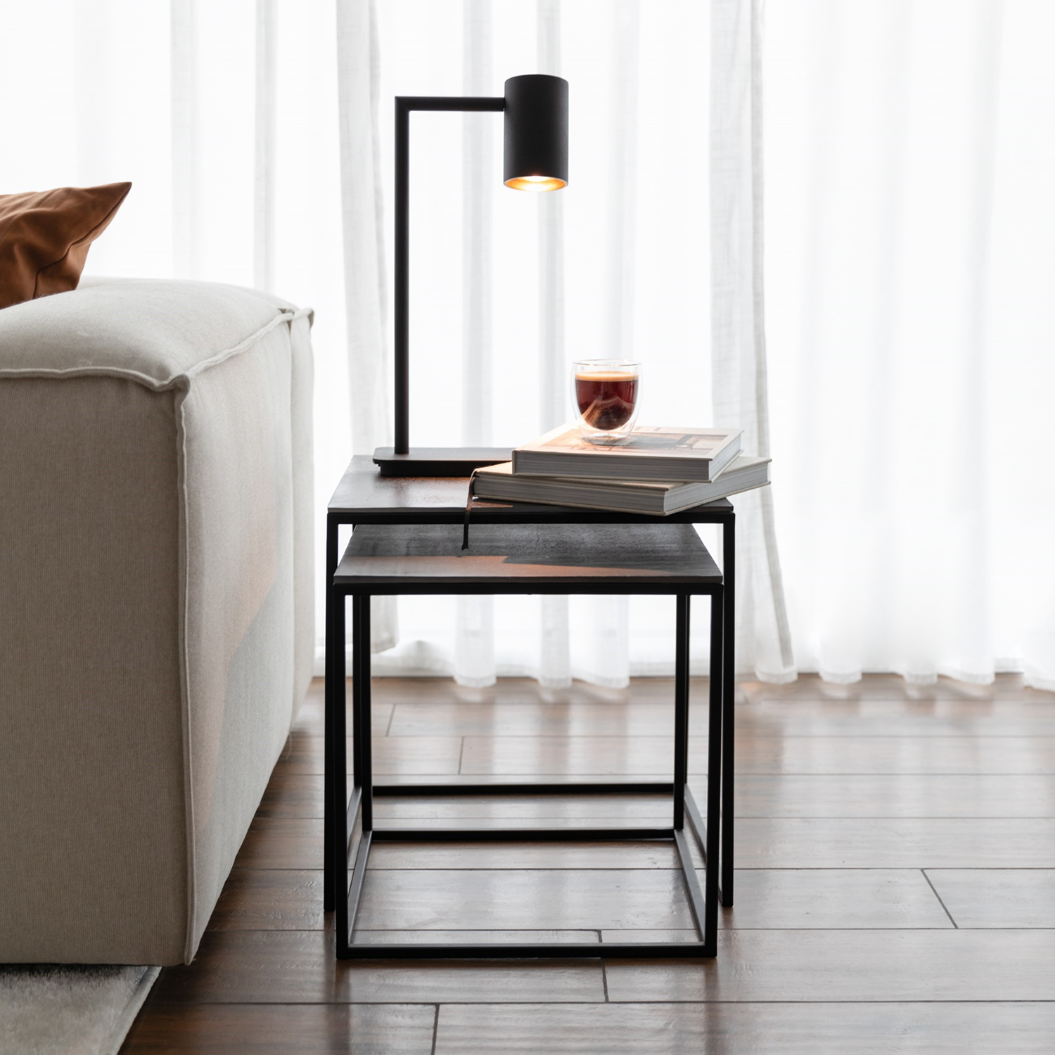 Bisho | Lampe De Table Élégante Pour Intérieur Moderne | Valuna