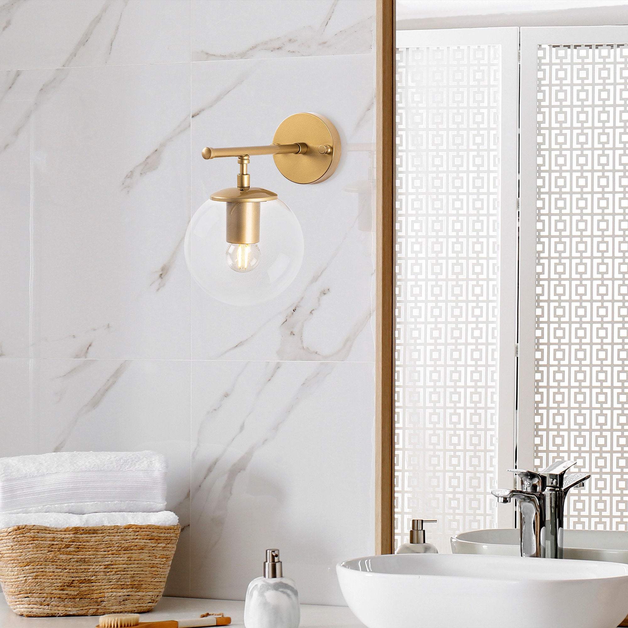 Applique Murale Obsidian Verre Clair Doré | Lampe Murale Globe Métal | Valuna