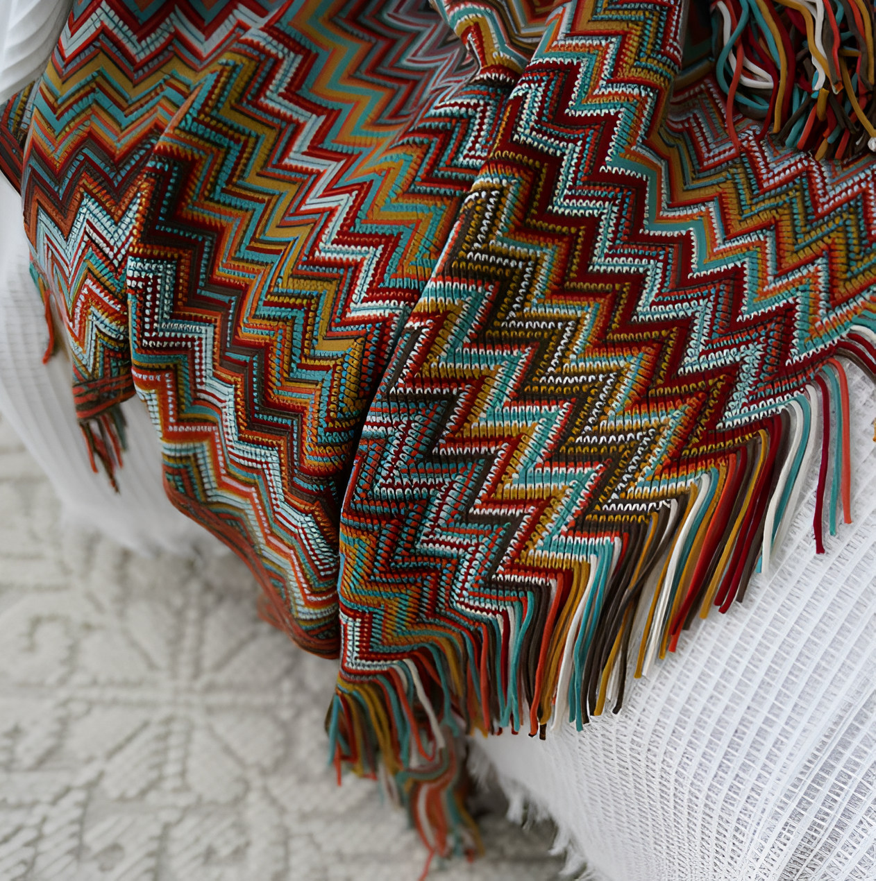 AcrylZagPlaid | Couverture en Polaire Boho Légère – Tricotée à la Main avec Pompons | Valuna