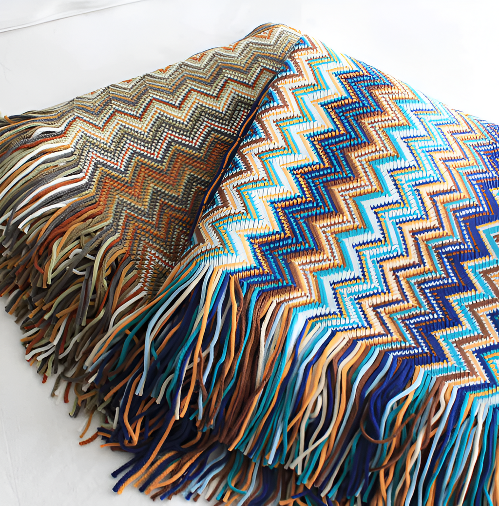 AcrylZagPlaid | Couverture en Polaire Boho Légère – Tricotée à la Main avec Pompons | Valuna