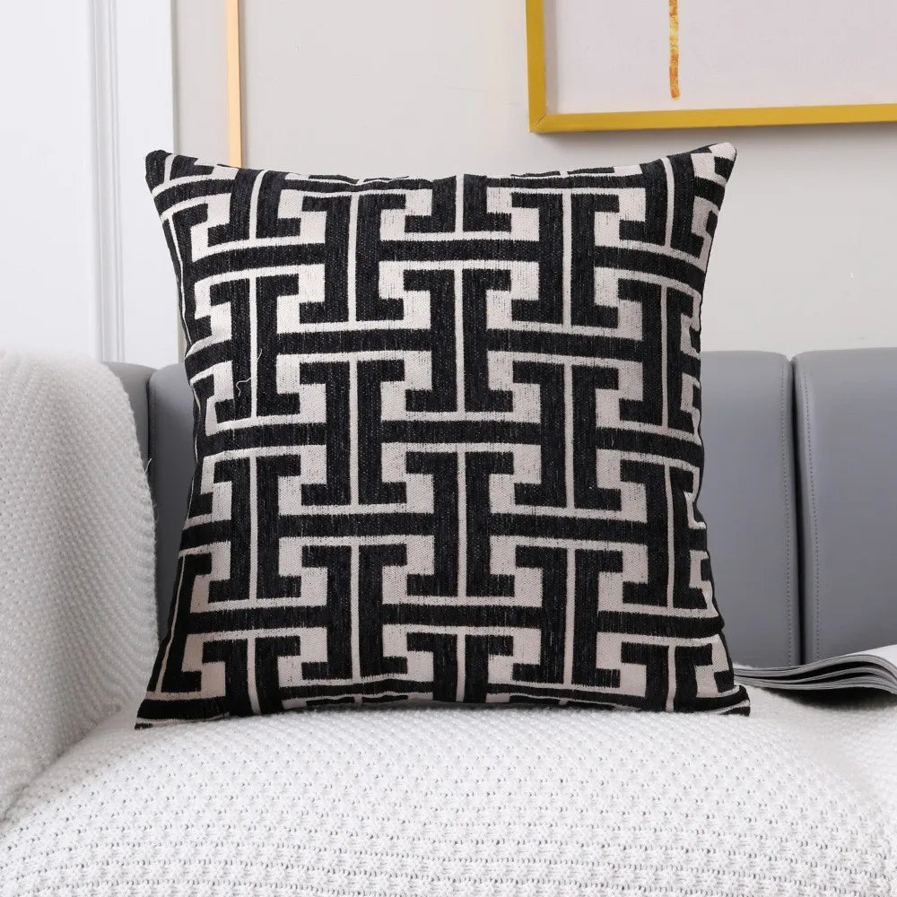 KeyMaster | Coussin Décoratif À Motif Géométrique Pour Maison Moderne | Valuna