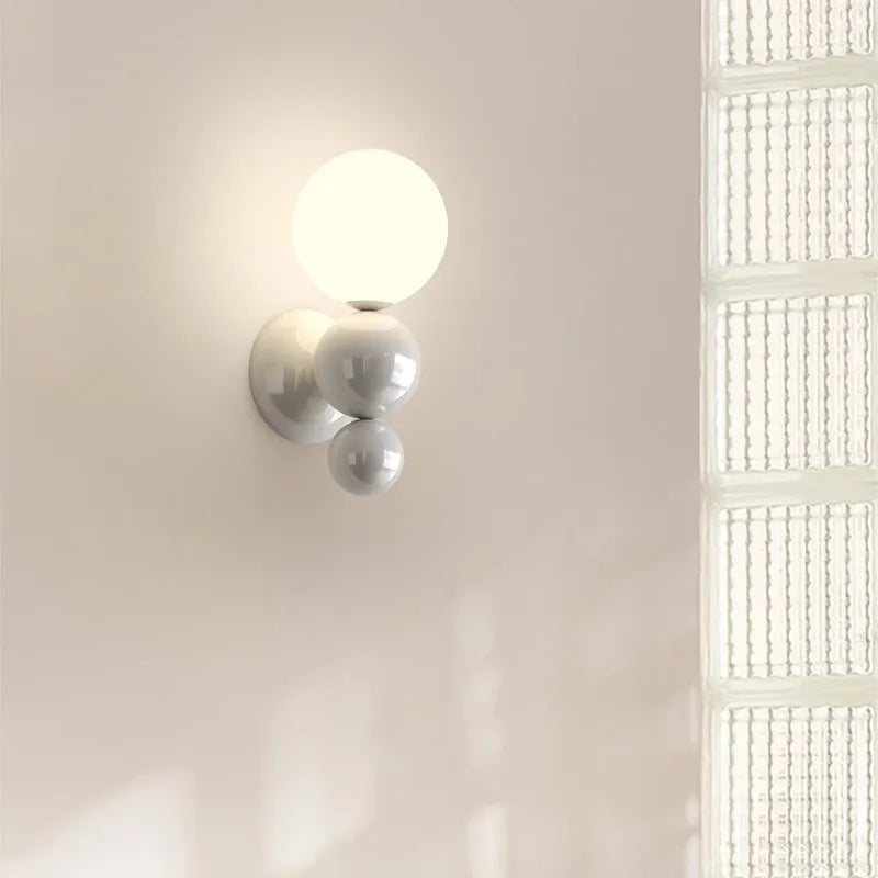 PearlGlow | Lampe Murale Ajustable – Finition Élégante En Perles Pour Intérieur & Bureau | Valuna