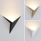 Trianglo | Lampe Murale Triangulaire Moderne – Design Créatif & Lumière Ambiante | Valuna