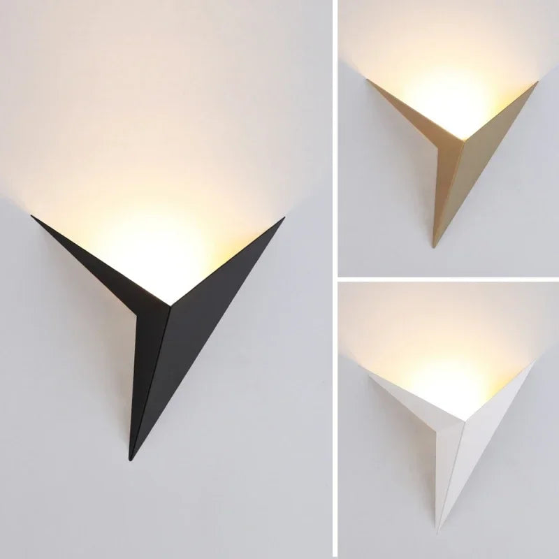 Trianglo | Lampe Murale Triangulaire Moderne – Design Créatif & Lumière Ambiante | Valuna