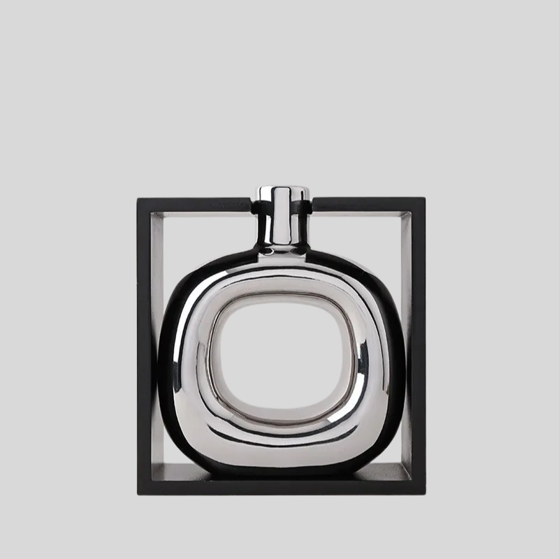 Silvara | Vase Argenté Avec Découpe Creuse | Valuna