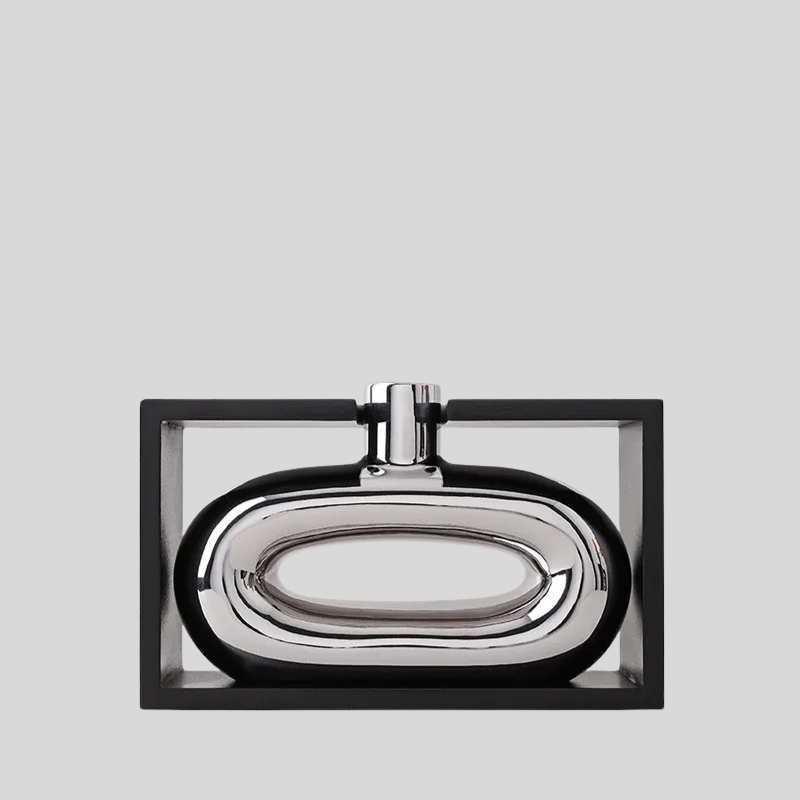 Silvara | Vase Argenté Avec Découpe Creuse | Valuna