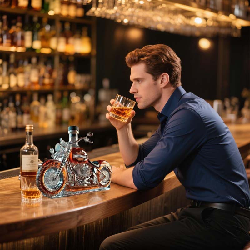 MotoSpirit Classique | Distributeur de Spiritueux en Verre en Forme de Moto pour Whisky | Valuna