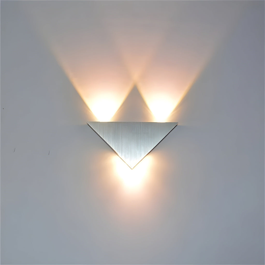 Lumière – Applique Murale Triangulaire Moderne Led | Éclairage Contemporain Pour La Maison | Valuna