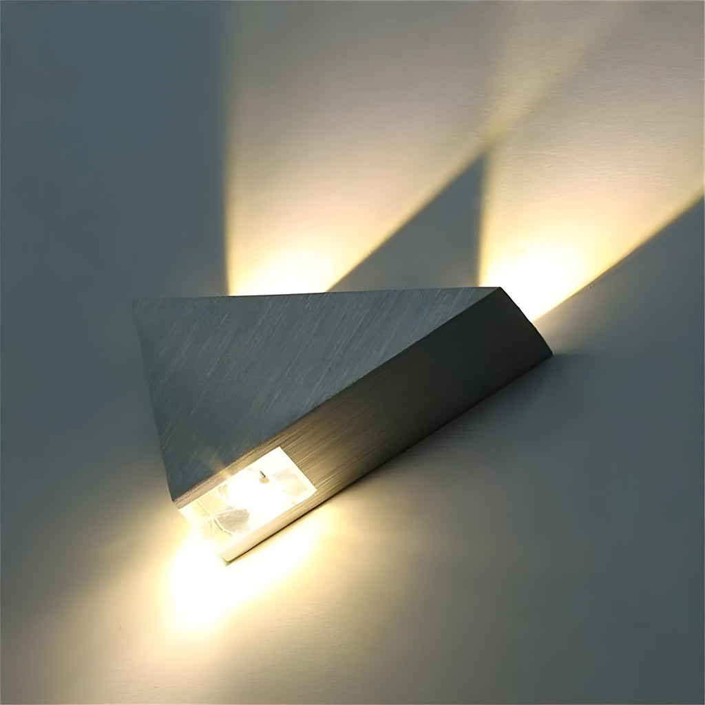 Lumière – Applique Murale Triangulaire Moderne Led | Éclairage Contemporain Pour La Maison | Valuna