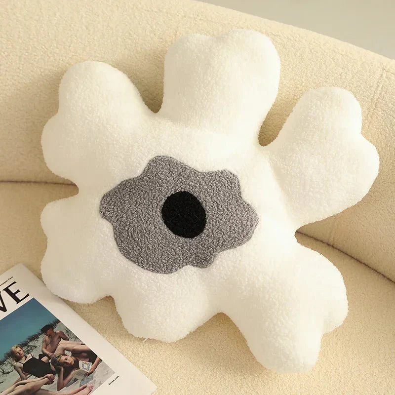 FluffyBloom | Coussin Fleur Abstraite en Peluche – Déco Douce & Unique | Valuna