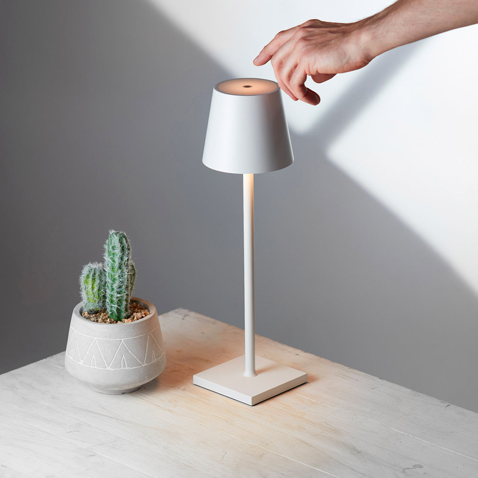 TouchLamp | Lampe de Table Tactile Rechargeable – Éclairage Intérieur et Bureau | Valuna