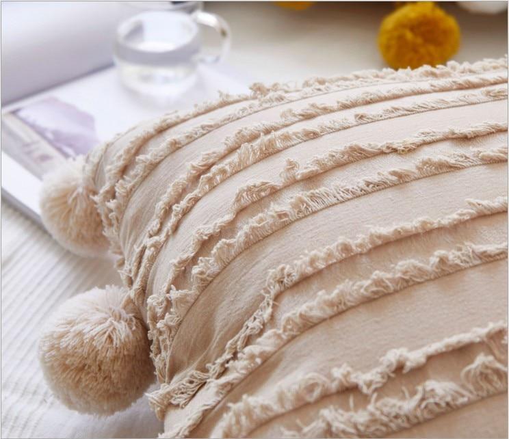 PomPomLux | Housse De Coussin Décorative – Style Ludique Et Confort Moderne | Valuna
